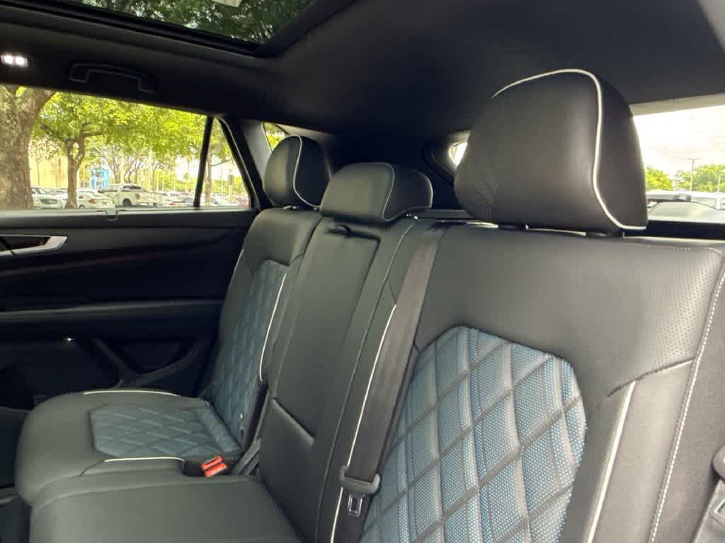2026 Volkswagen Atlas Cross Sport 2.0T SEL Premium R-Line
