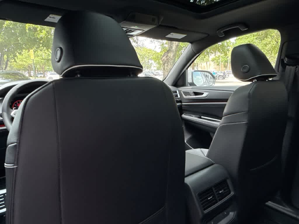 2026 Volkswagen Atlas Cross Sport 2.0T SEL Premium R-Line