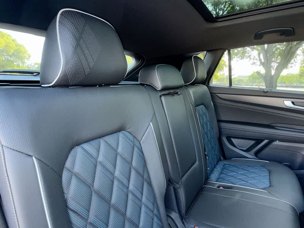 2026 Volkswagen Atlas Cross Sport 2.0T SEL Premium R-Line