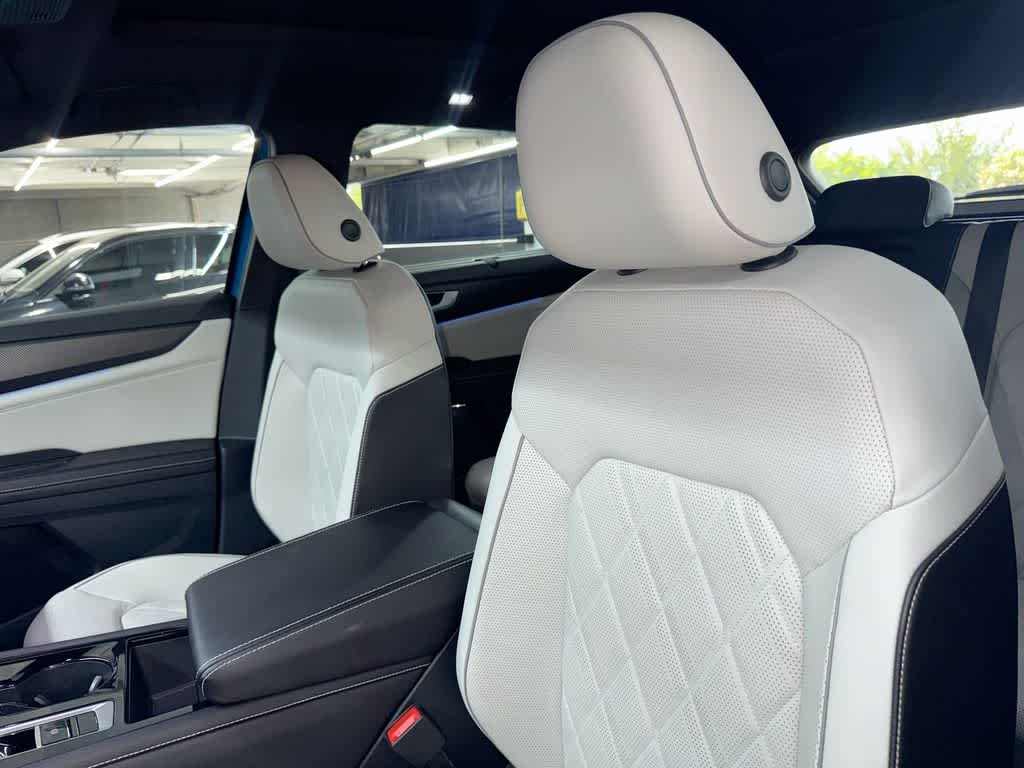 2024 Volkswagen Atlas Cross Sport 2.0T SEL Premium R-Line