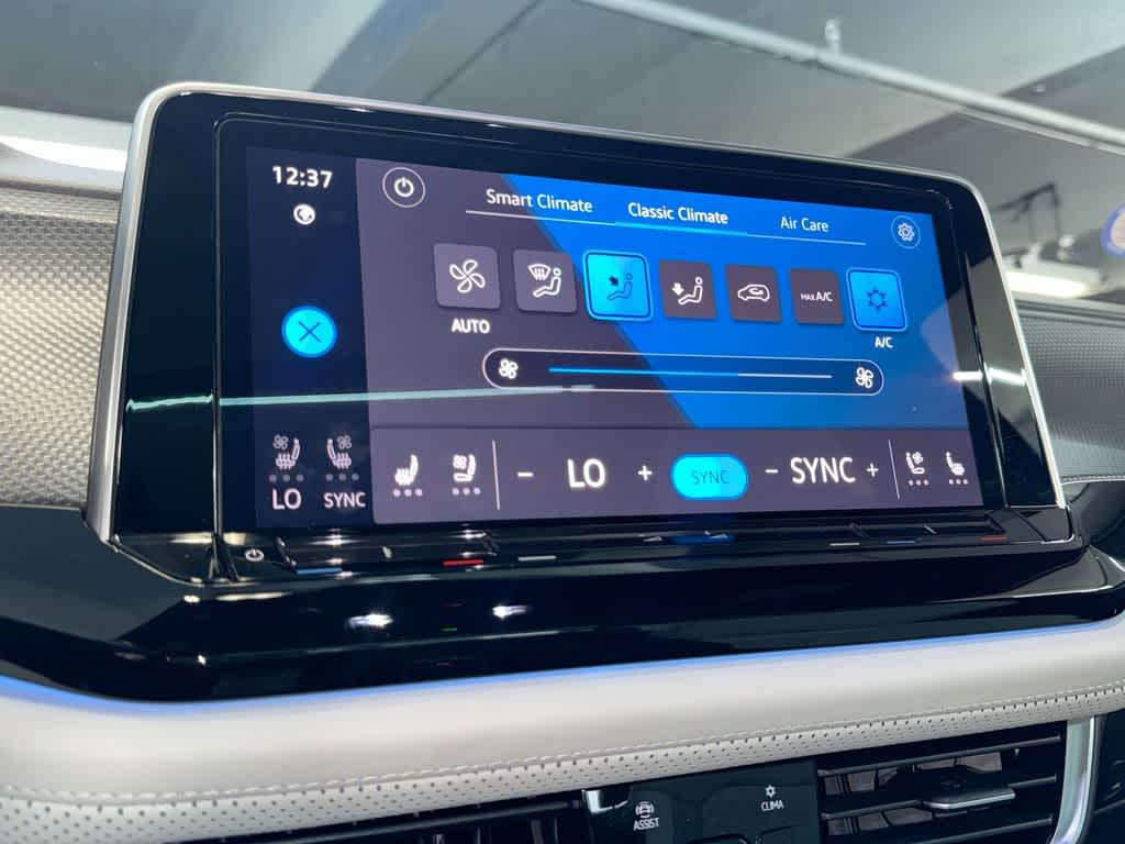 2024 Volkswagen Atlas Cross Sport 2.0T SEL Premium R-Line
