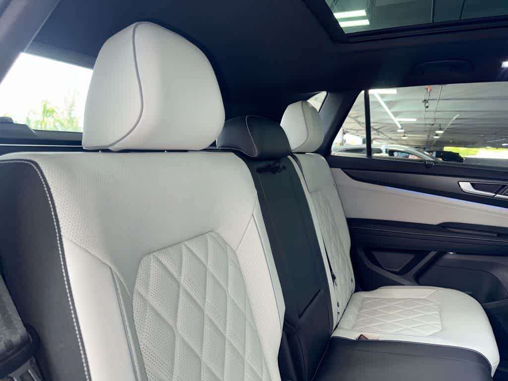 2024 Volkswagen Atlas Cross Sport 2.0T SEL Premium R-Line