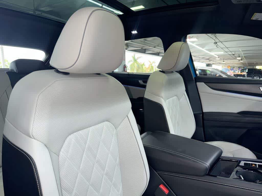 2024 Volkswagen Atlas Cross Sport 2.0T SEL Premium R-Line