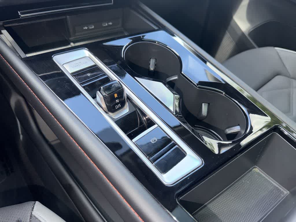 2024 Volkswagen Atlas 2.0T Peak Edition SEL