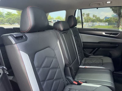 2024 Volkswagen Atlas 2.0T Peak Edition SEL