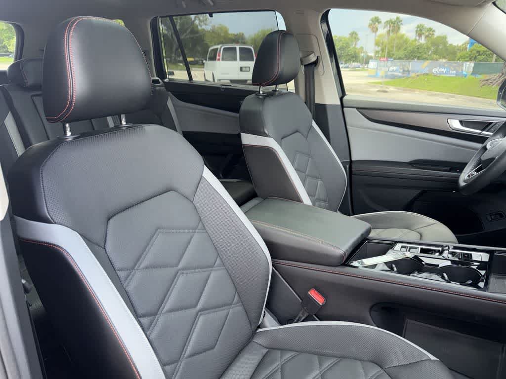 2024 Volkswagen Atlas 2.0T Peak Edition SEL
