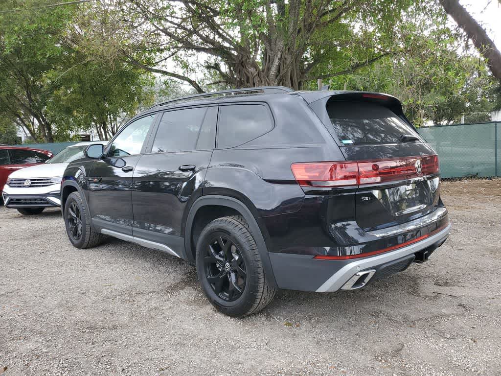 2024 Volkswagen Atlas 2.0T Peak Edition SEL
