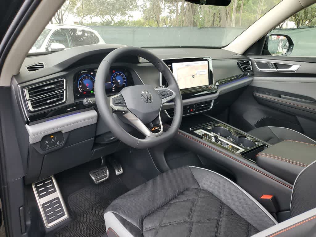 2024 Volkswagen Atlas 2.0T Peak Edition SEL