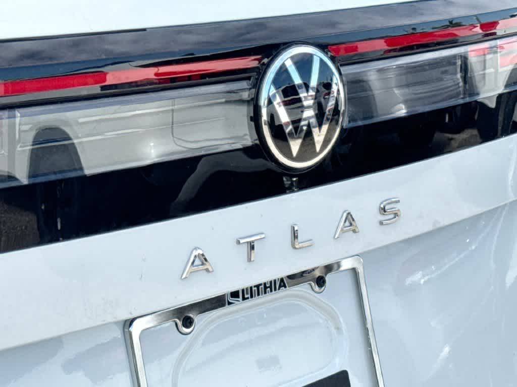 2027 Volkswagen Atlas SE w/Technology