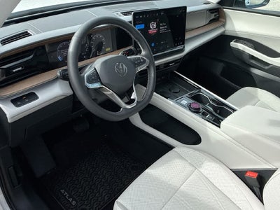 2027 Volkswagen Atlas SE w/Technology