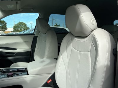 2027 Volkswagen Atlas SE w/Technology