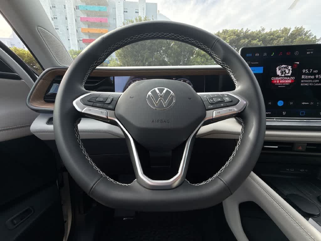2027 Volkswagen Atlas SE w/Technology