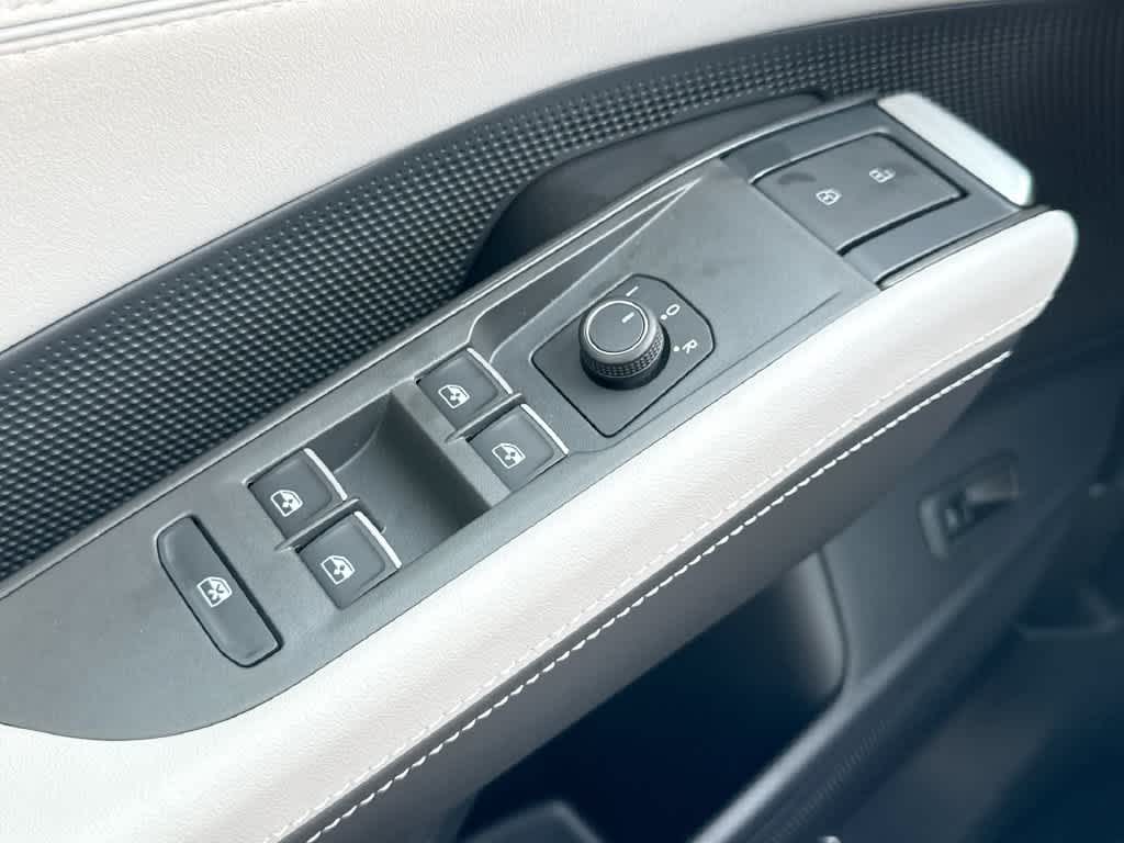 2027 Volkswagen Atlas SE w/Technology