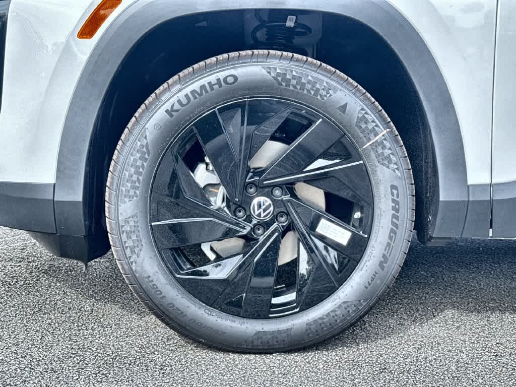 2027 Volkswagen Atlas SE w/Technology