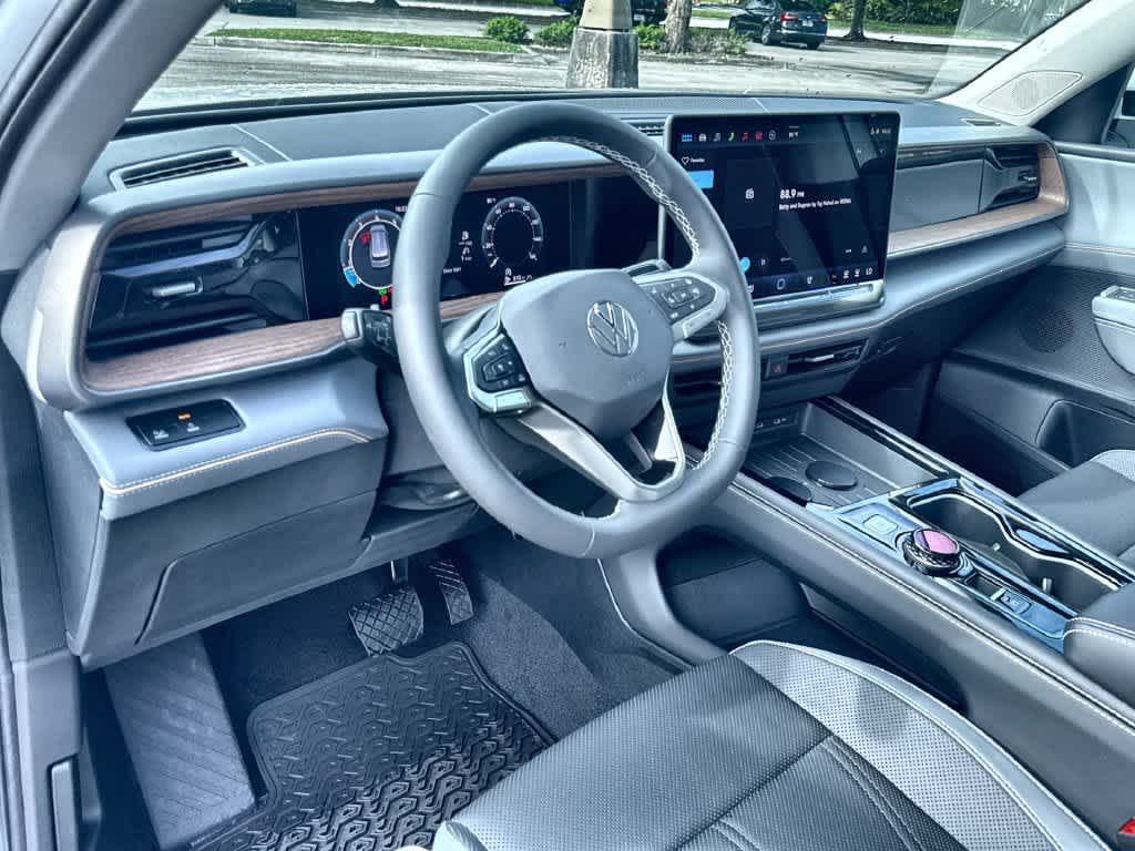 2027 Volkswagen Atlas SE w/Technology