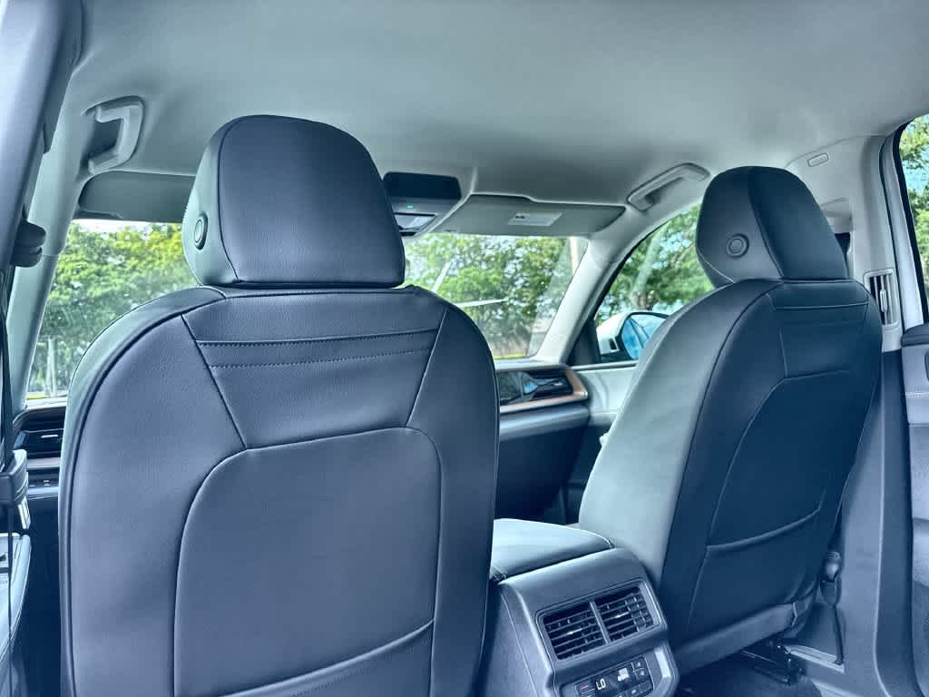 2027 Volkswagen Atlas SE w/Technology