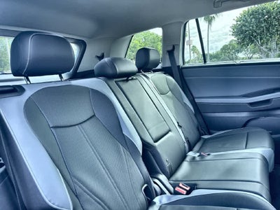 2027 Volkswagen Atlas SE w/Technology