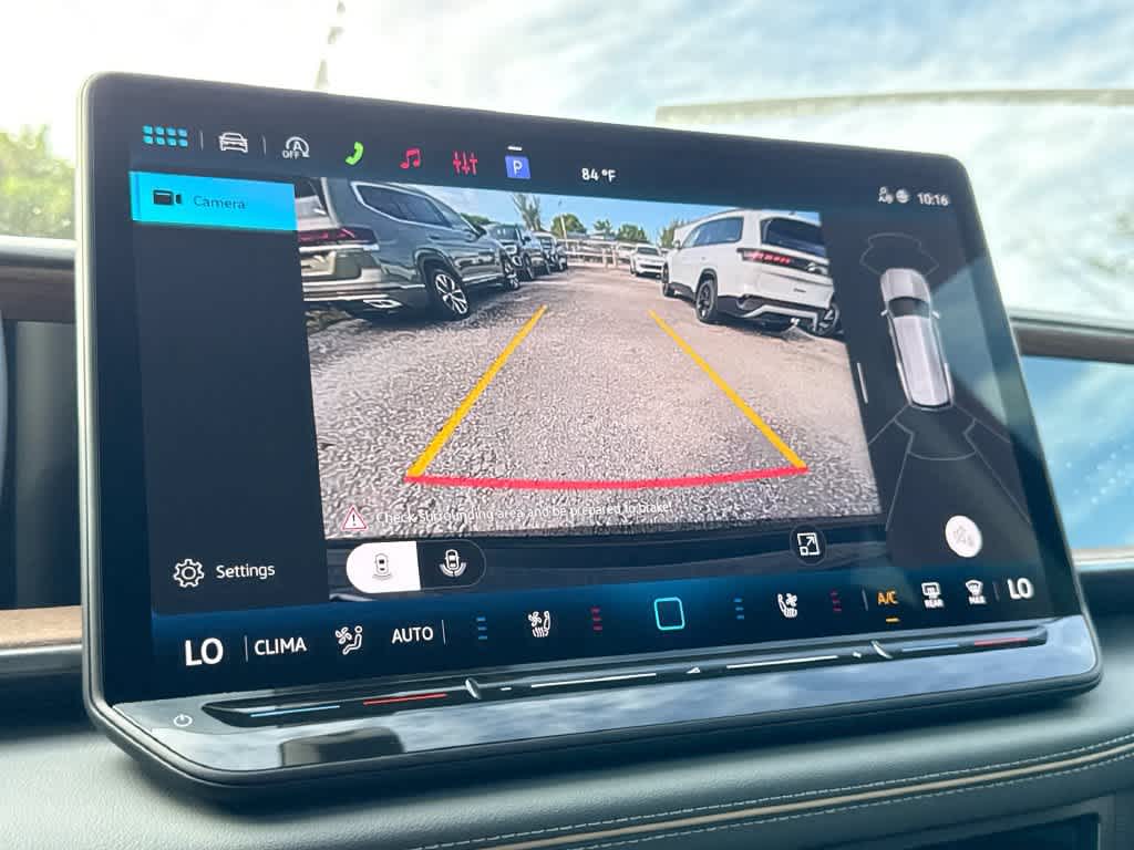 2027 Volkswagen Atlas SE w/Technology