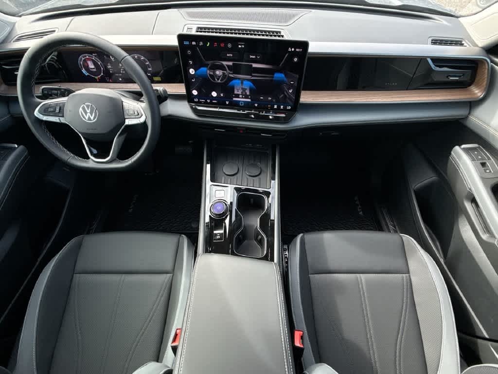 2027 Volkswagen Atlas SE w/Technology
