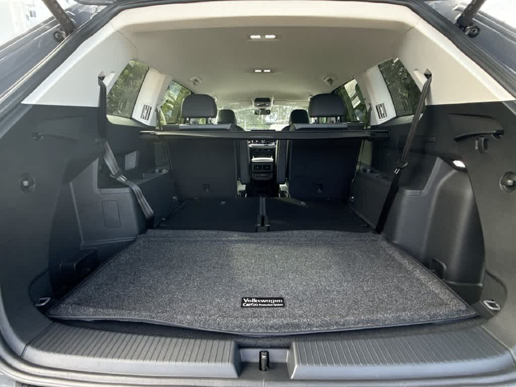2027 Volkswagen Atlas SE w/Technology