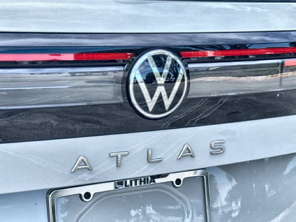 2027 Volkswagen Atlas SE w/Technology