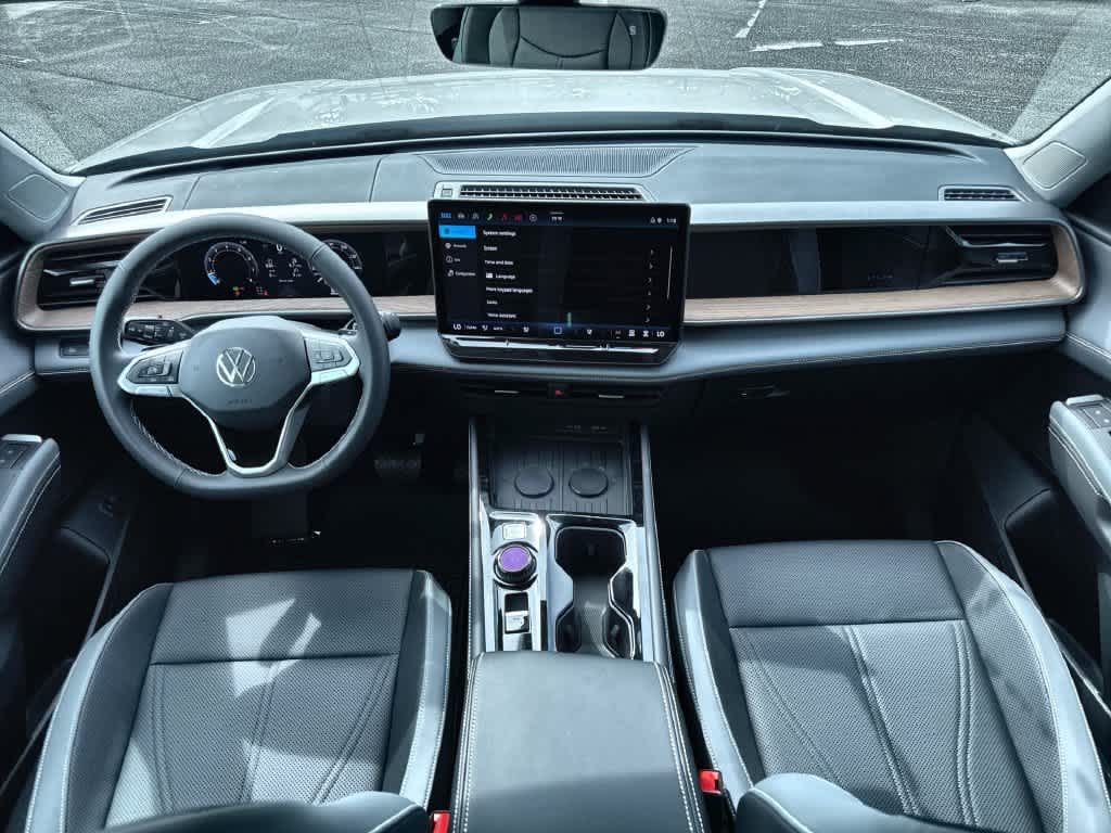 2027 Volkswagen Atlas SE w/Technology
