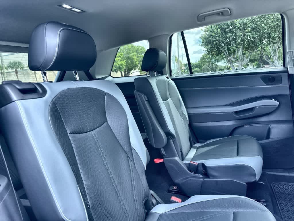 2027 Volkswagen Atlas SE w/Technology