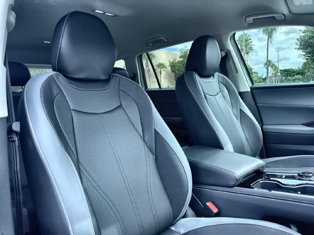 2027 Volkswagen Atlas SE w/Technology