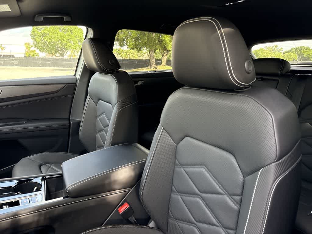 2026 Volkswagen Atlas Cross Sport 2.0T SE w/Technology