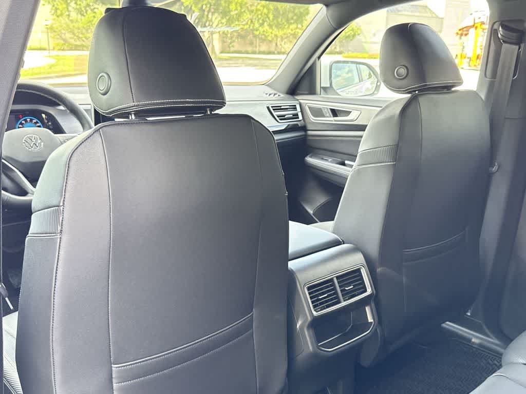 2026 Volkswagen Atlas Cross Sport 2.0T SE w/Technology