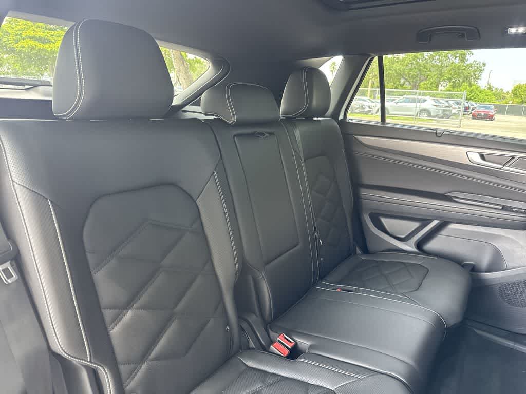 2026 Volkswagen Atlas Cross Sport 2.0T SE w/Technology