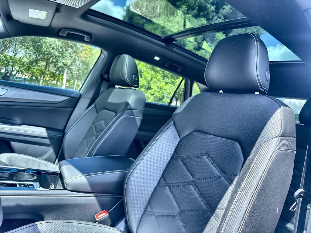 2026 Volkswagen Atlas Cross Sport 2.0T SE w/Technology