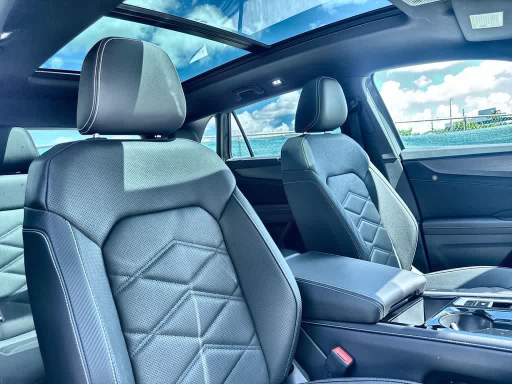 2026 Volkswagen Atlas Cross Sport 2.0T SE w/Technology