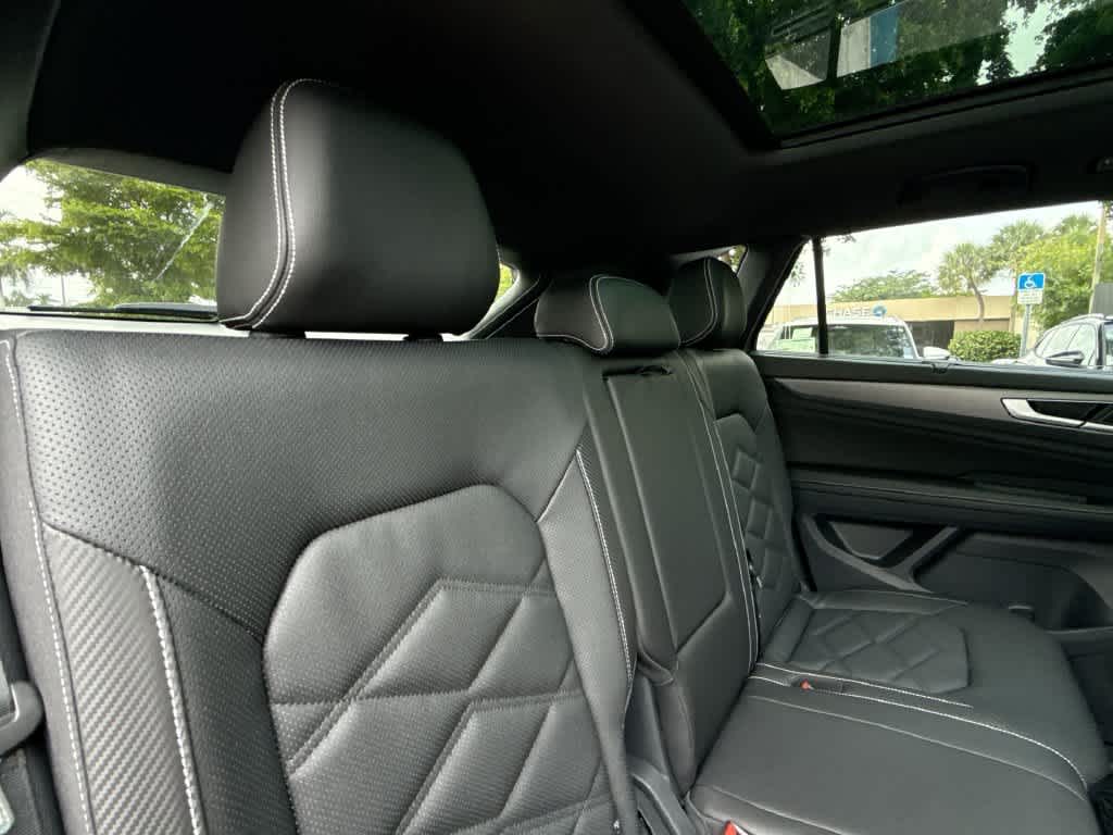 2026 Volkswagen Atlas Cross Sport 2.0T SE w/Technology