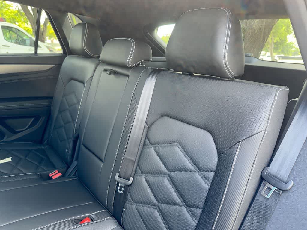 2026 Volkswagen Atlas Cross Sport 2.0T SE w/Technology
