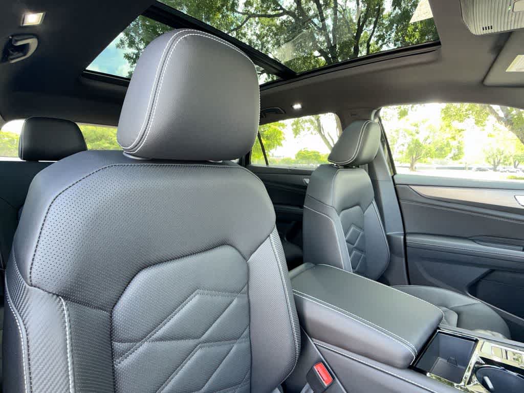 2026 Volkswagen Atlas Cross Sport 2.0T SE w/Technology
