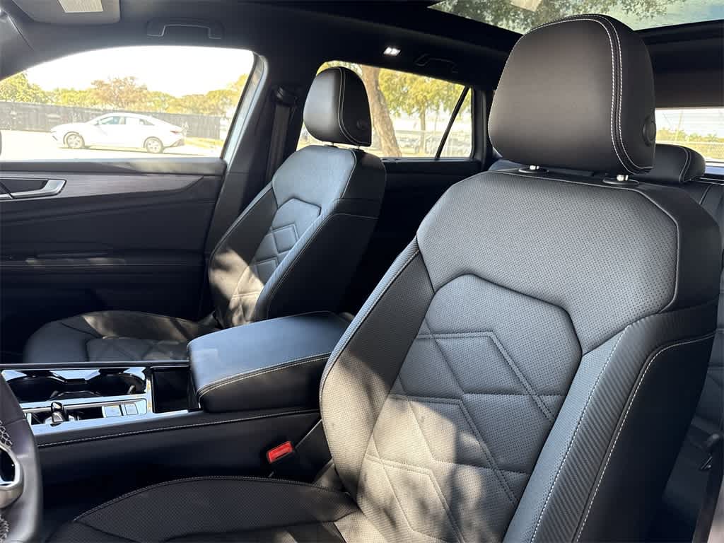 2026 Volkswagen Atlas Cross Sport 2.0T SE w/Technology