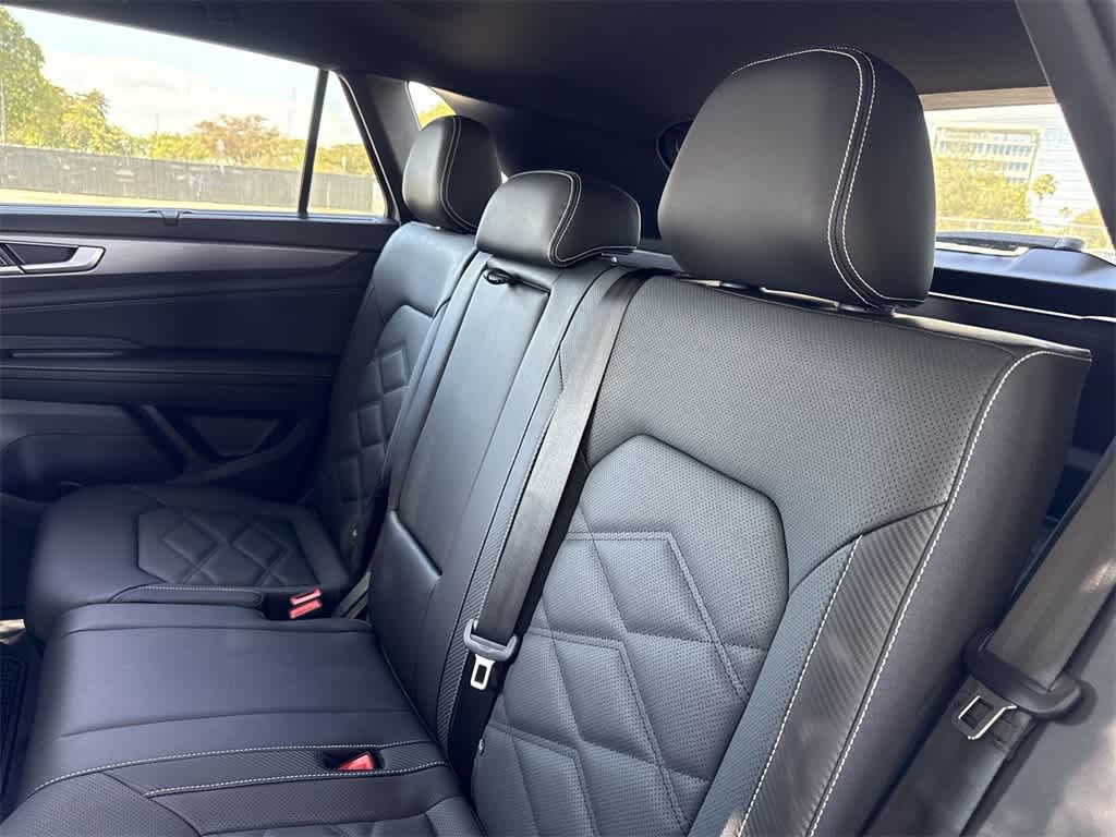 2026 Volkswagen Atlas Cross Sport 2.0T SE w/Technology