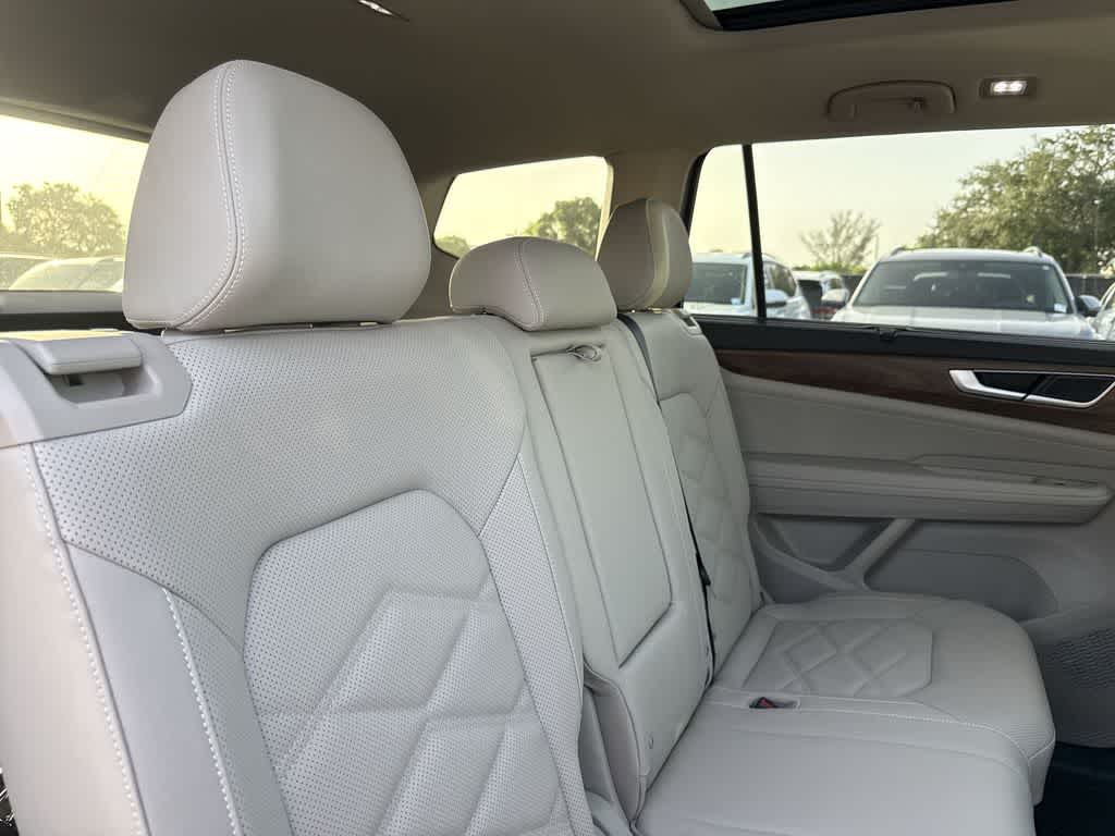2026 Volkswagen Atlas Cross Sport 2.0T SE w/Technology