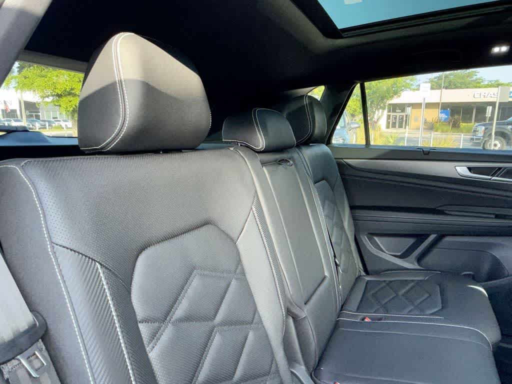 2026 Volkswagen Atlas Cross Sport 2.0T SE w/Technology