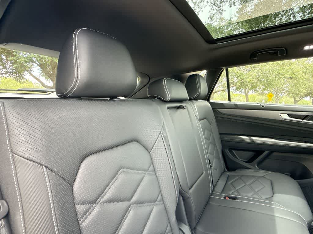 2026 Volkswagen Atlas Cross Sport 2.0T SE w/Technology
