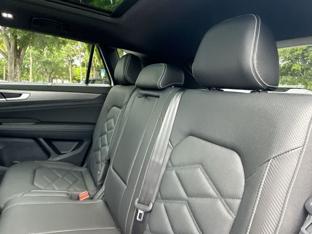 2026 Volkswagen Atlas Cross Sport 2.0T SE w/Technology