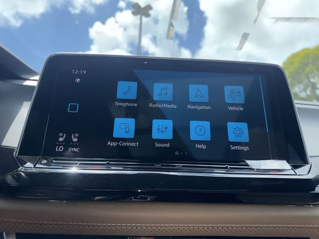 2026 Volkswagen Atlas Cross Sport 2.0T SE w/Technology