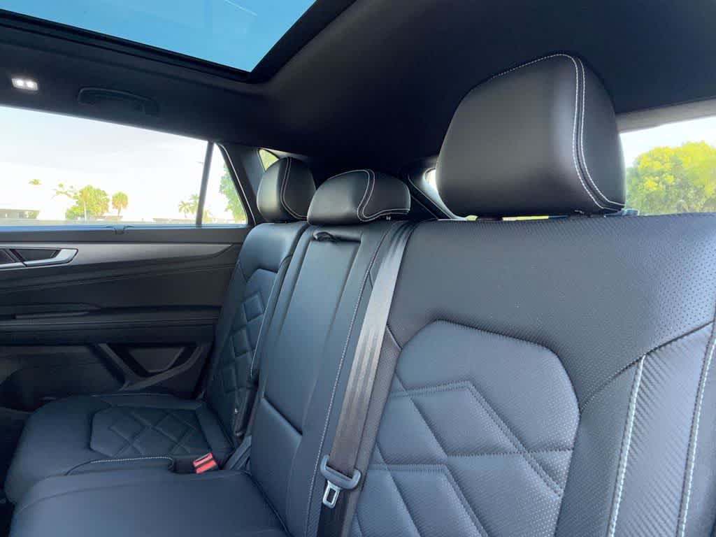 2026 Volkswagen Atlas Cross Sport 2.0T SE w/Technology