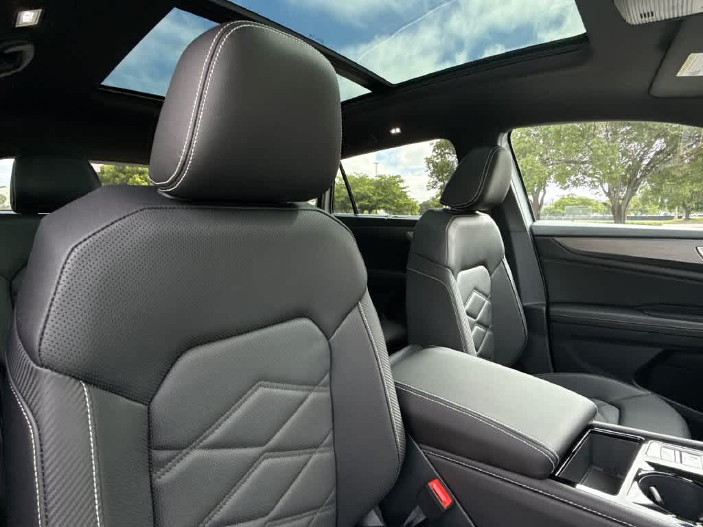 2026 Volkswagen Atlas Cross Sport 2.0T SE w/Technology