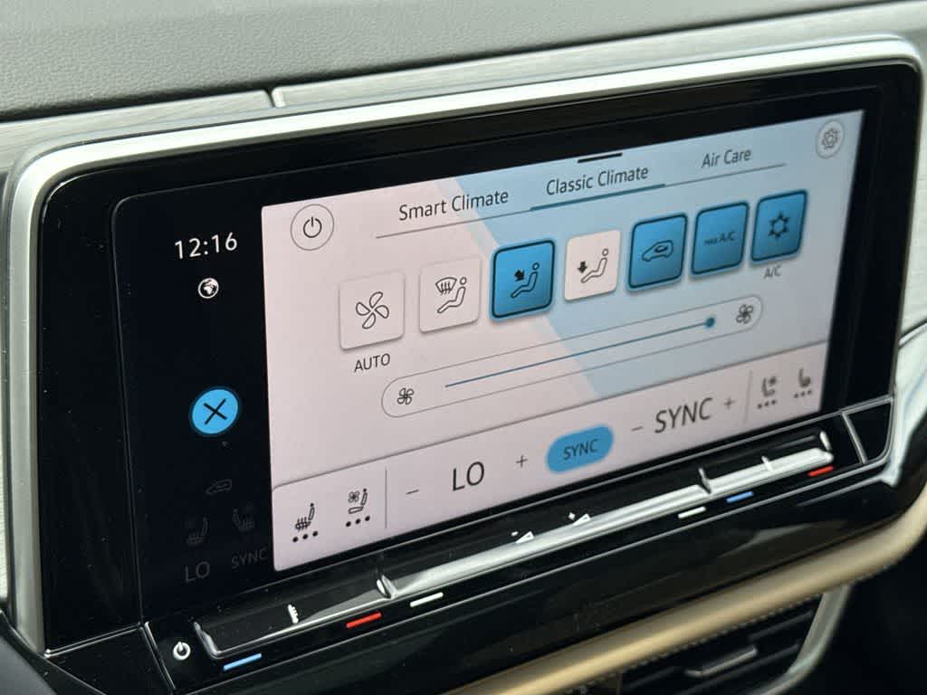 2026 Volkswagen Atlas Cross Sport 2.0T SE w/Technology