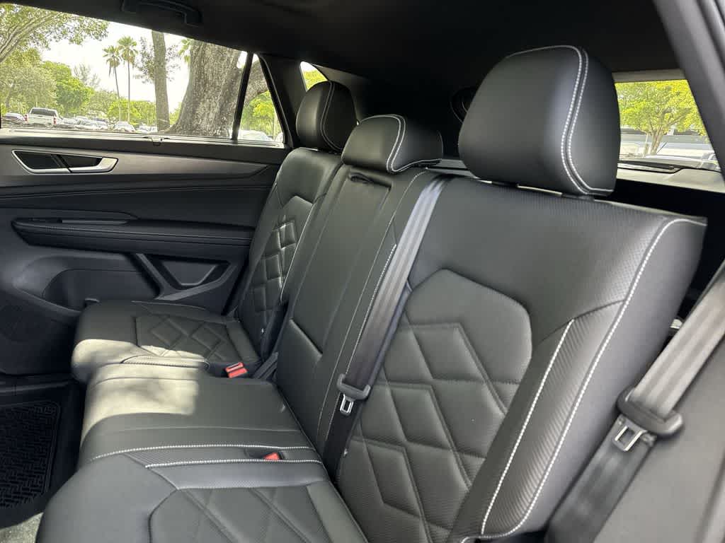 2026 Volkswagen Atlas Cross Sport 2.0T SE w/Technology