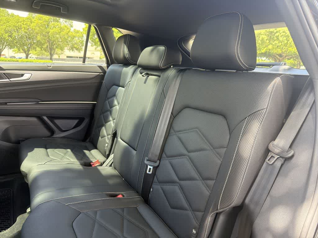 2026 Volkswagen Atlas Cross Sport 2.0T SE w/Technology