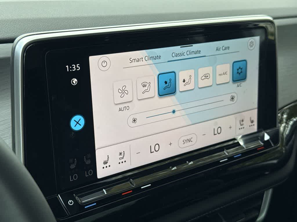 2026 Volkswagen Atlas Cross Sport 2.0T SE w/Technology