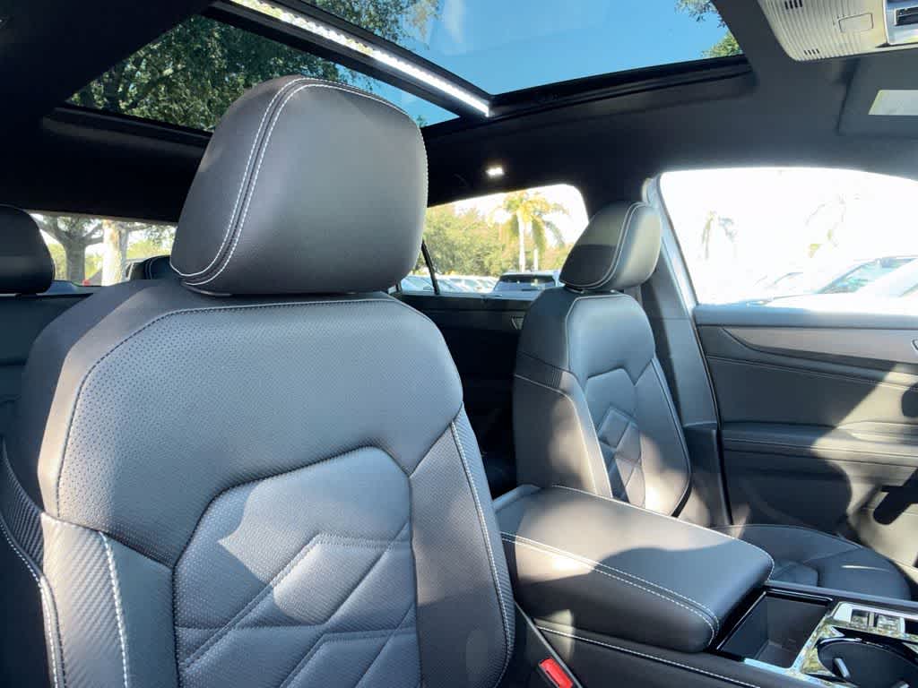 2026 Volkswagen Atlas Cross Sport 2.0T SE w/Technology
